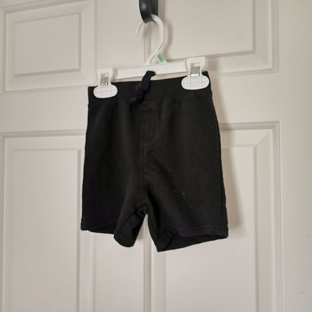 5/$10 George boys short size 12-18 m